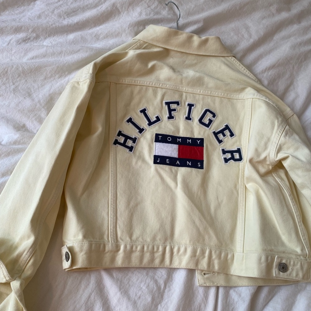NWT Light Yellow Tommy Hilfiger Logo Flag Denim Jacket
